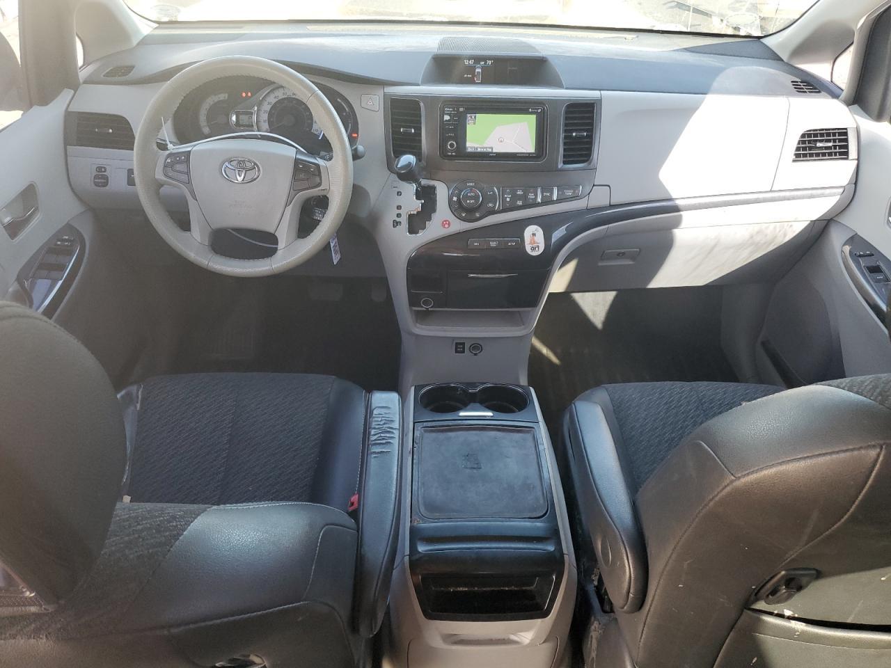 2013 TOYOTA SIENNA