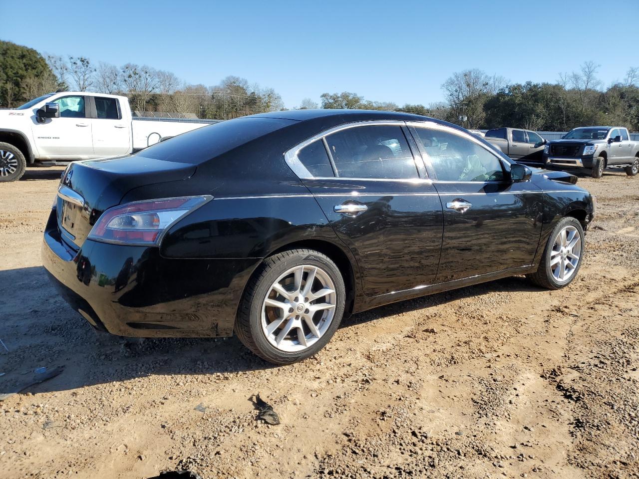 2014 NISSAN Maxima