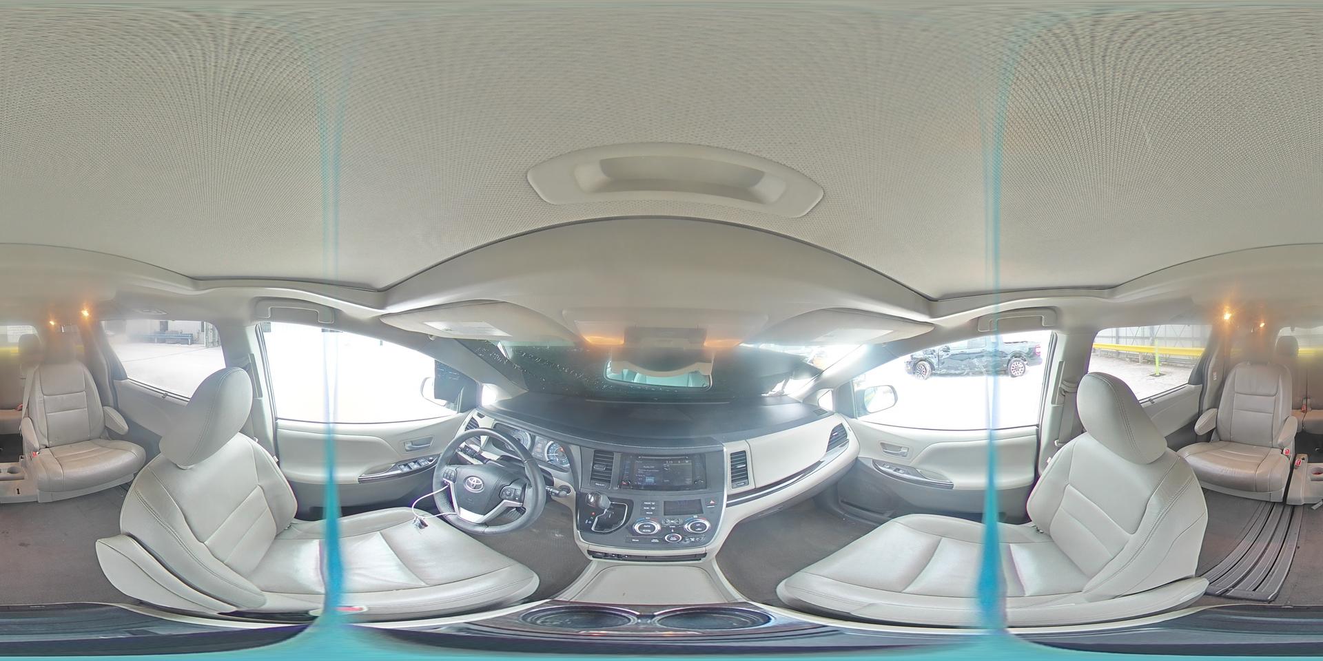 2017 TOYOTA SIENNA