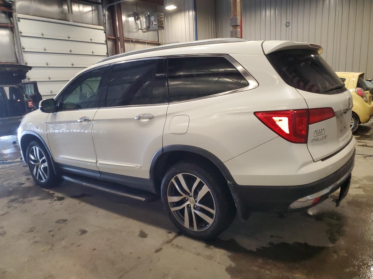 2017 HONDA PILOT