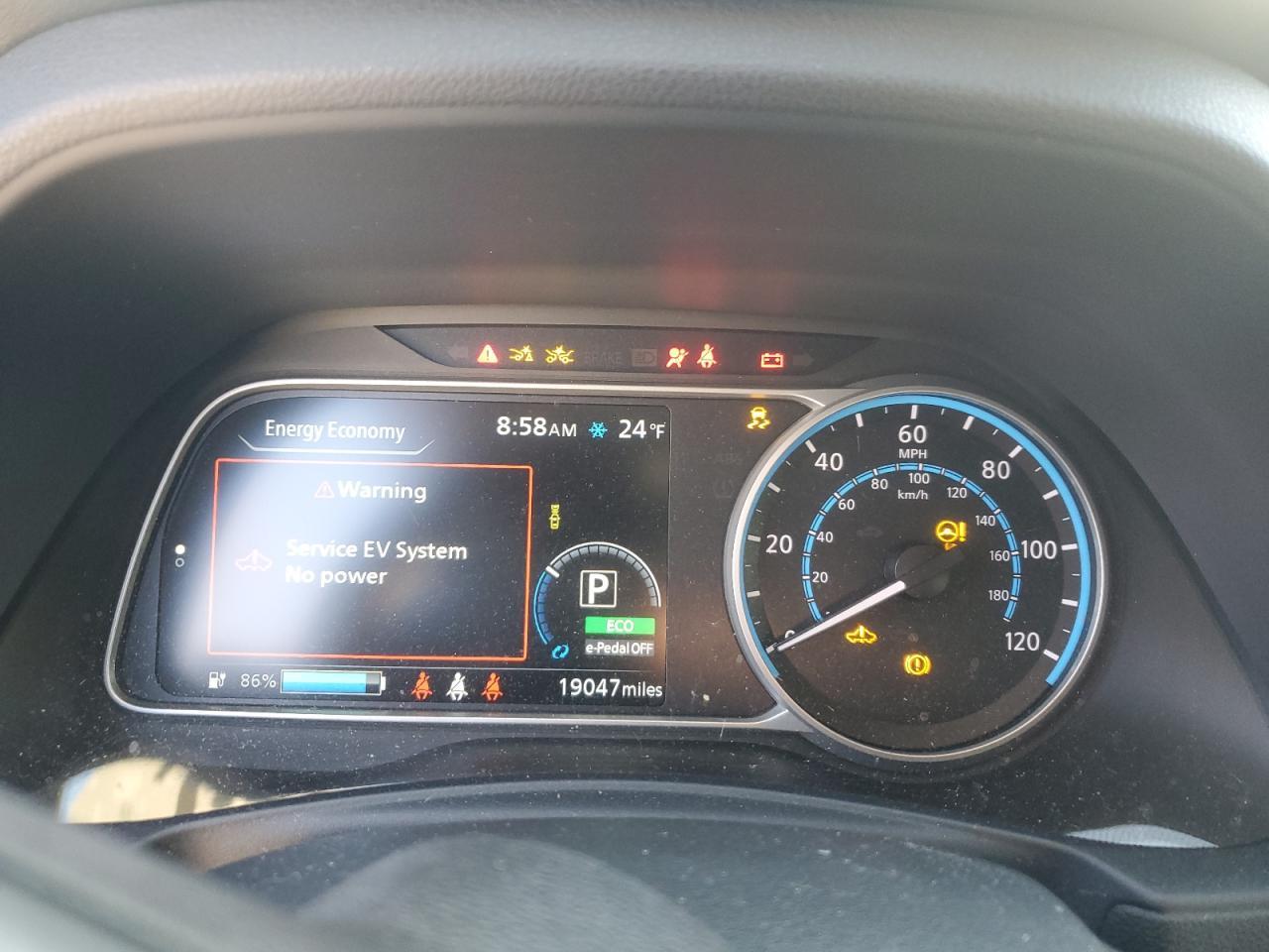 2023 NISSAN LEAF