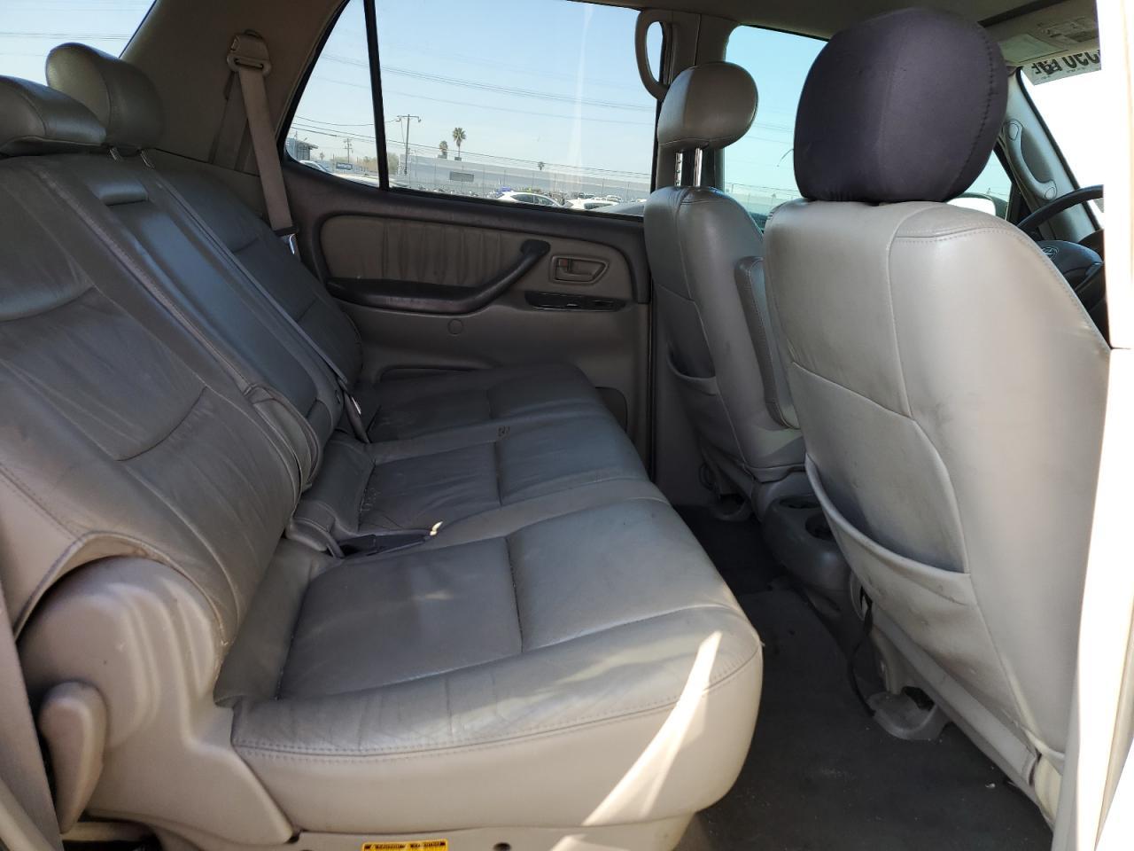 2003 TOYOTA Sequoia