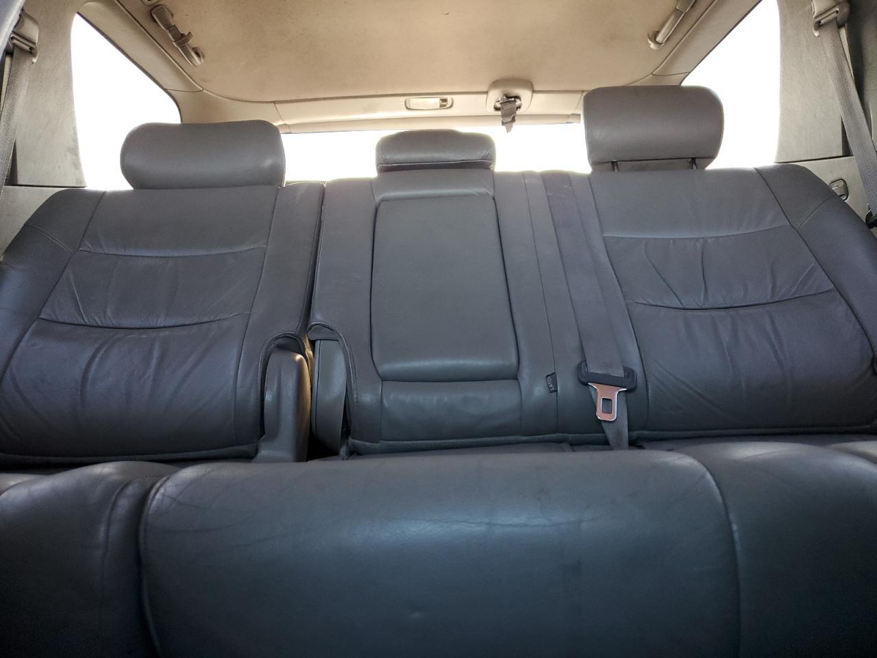 2003 TOYOTA Sequoia