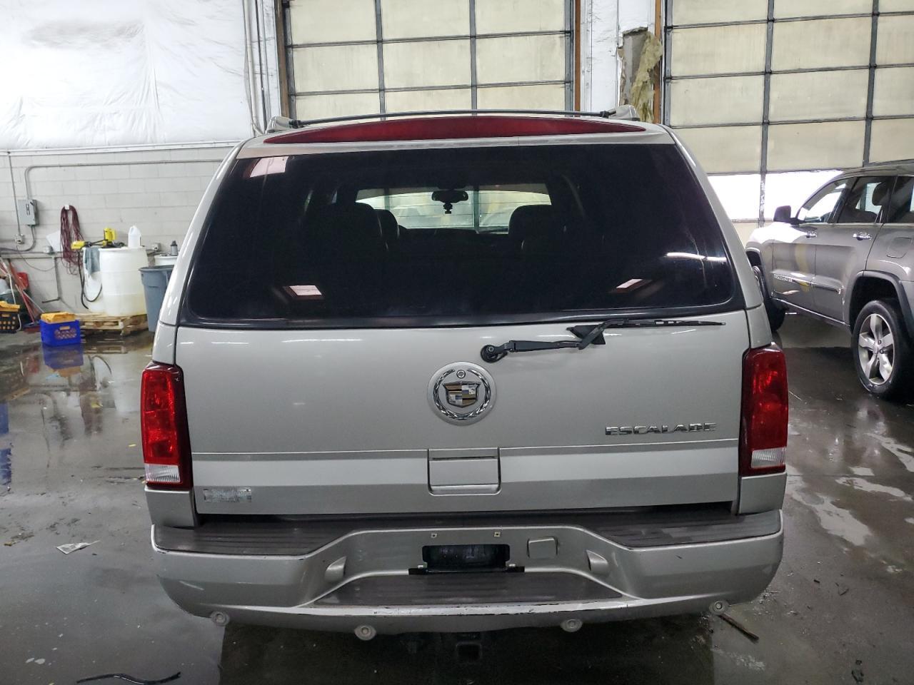 2004 CADILLAC ESCALADE