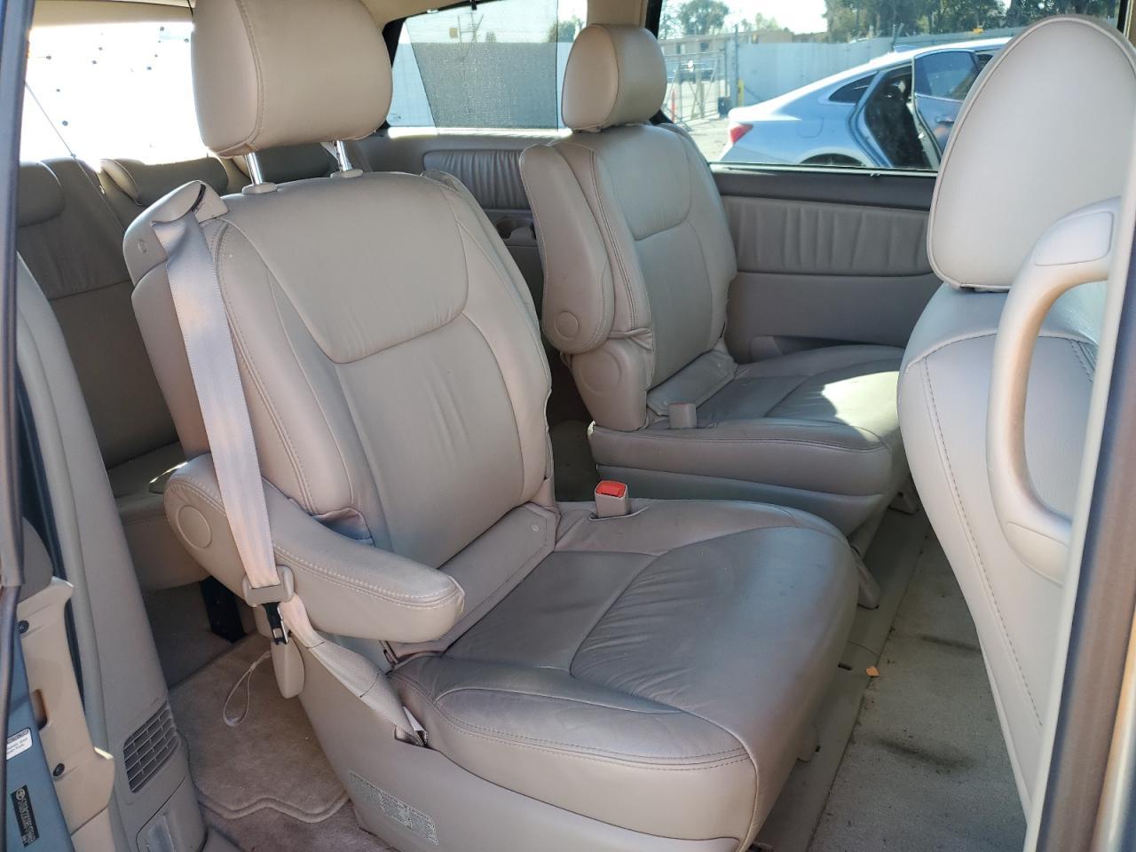 2008 TOYOTA SIENNA