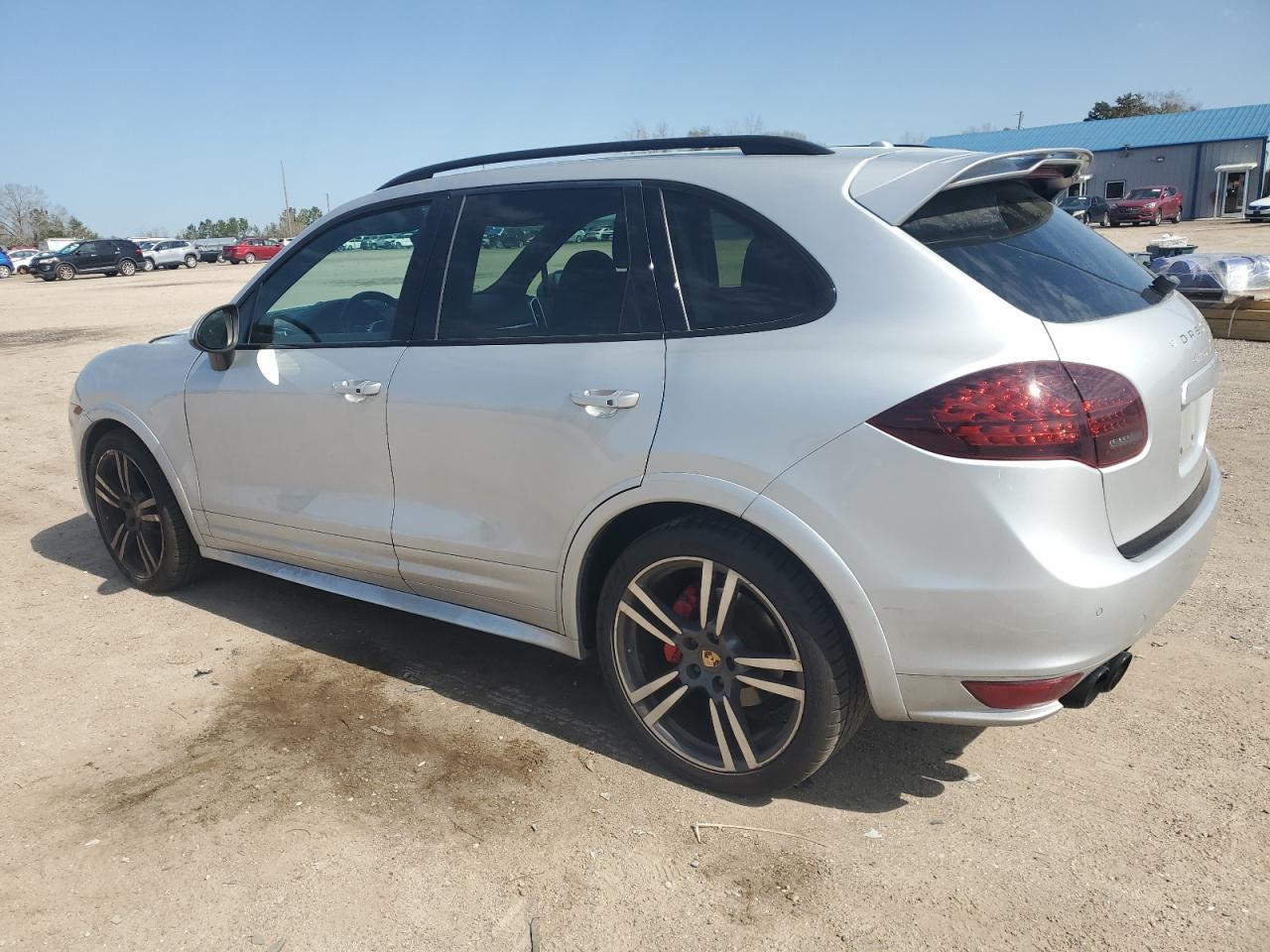 2014 PORSCHE CAYENNE
