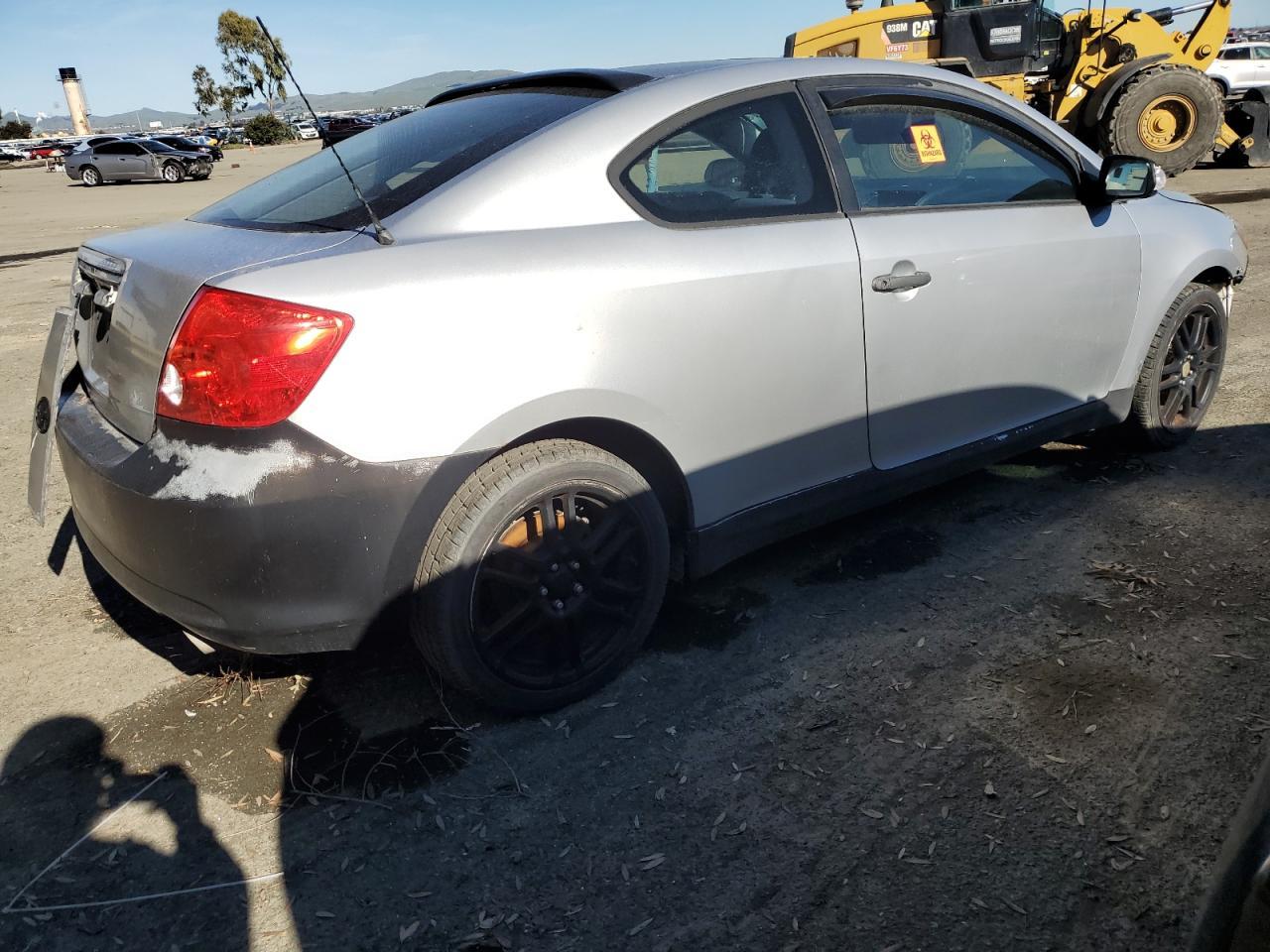 2005 TOYOTA SCION