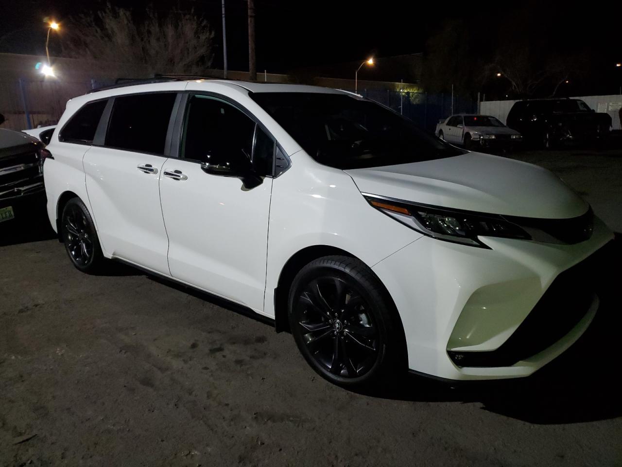 2024 TOYOTA SIENNA