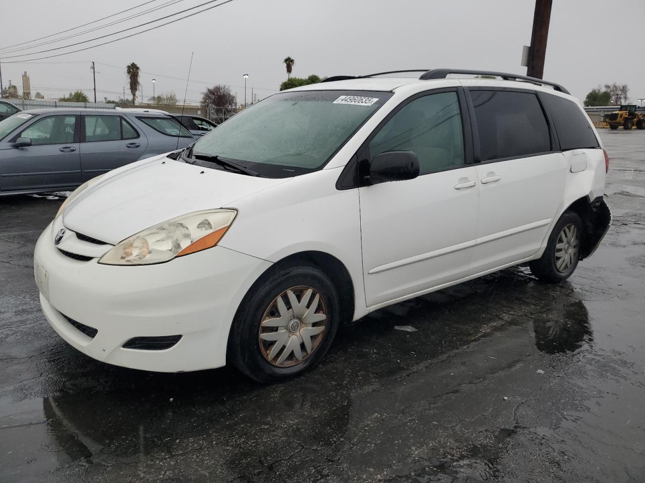 2010 TOYOTA SIENNA