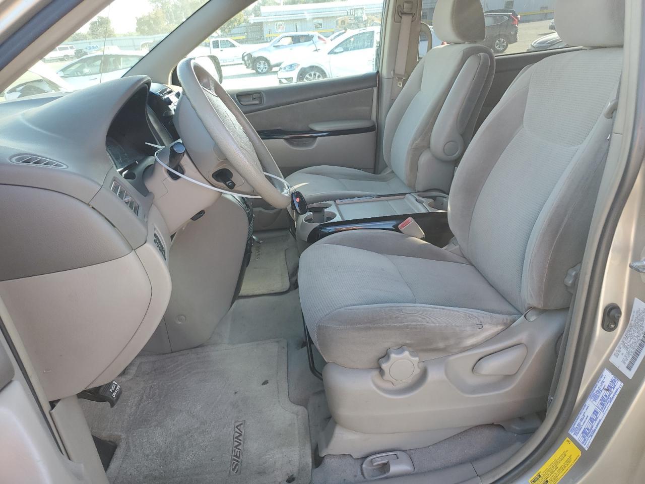 2004 TOYOTA SIENNA