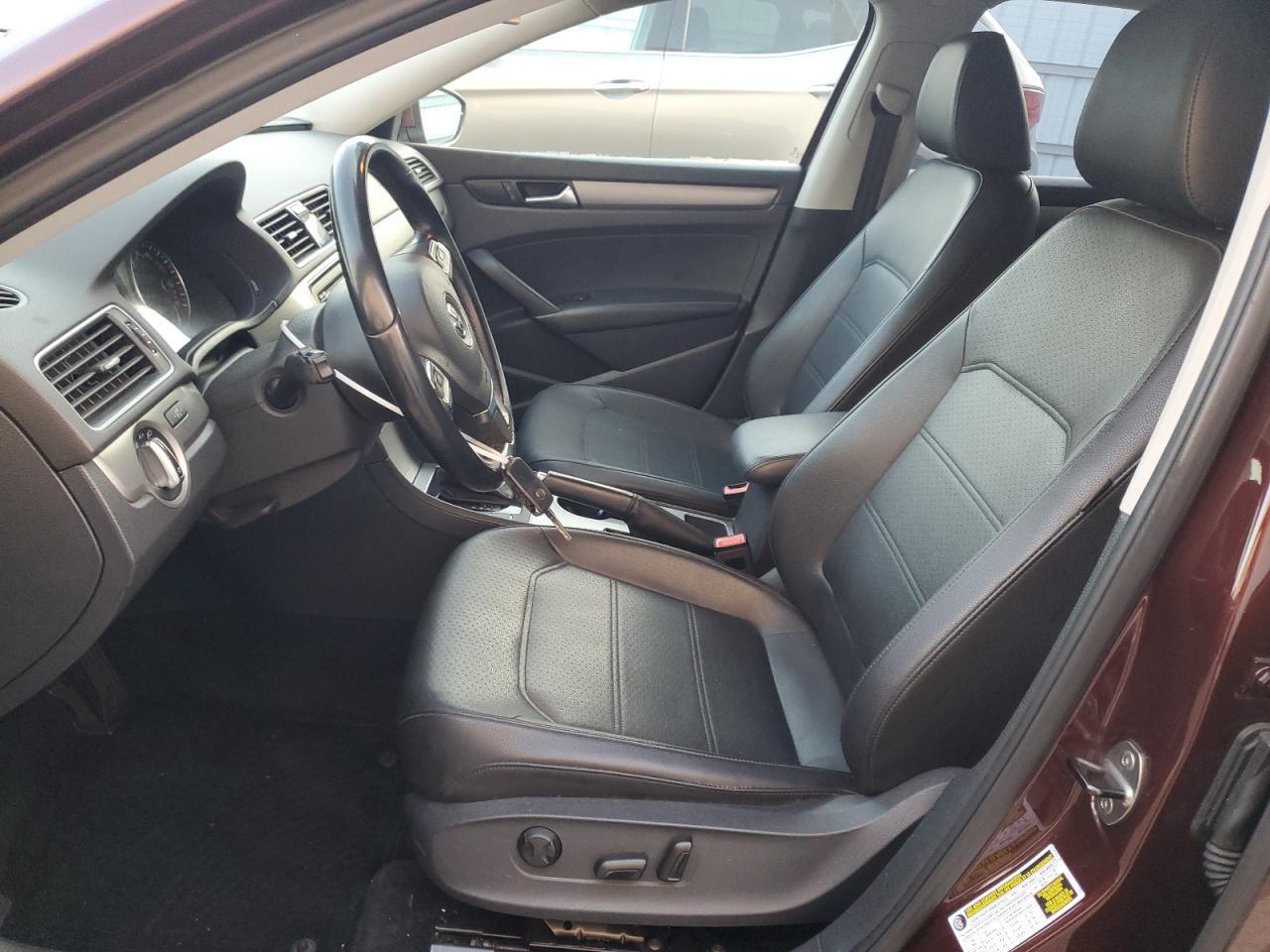 2014 VOLKSWAGEN Passat