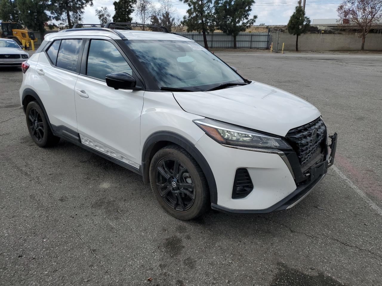 2021 NISSAN KICKS