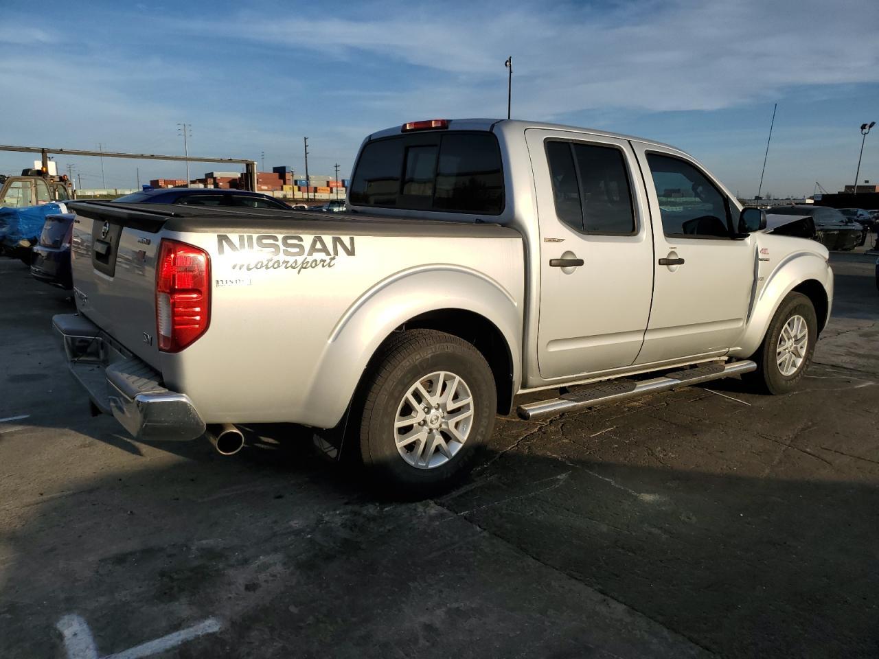 2016 NISSAN Frontier