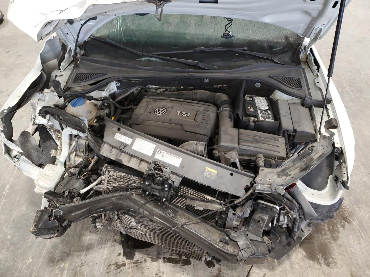 2017 VOLKSWAGEN Passat