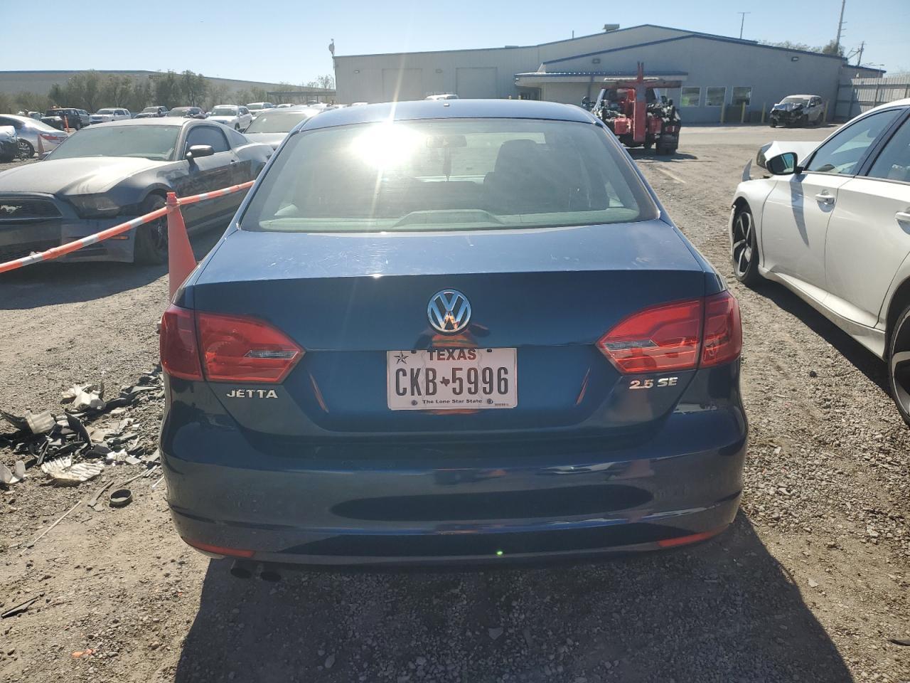 2011 VOLKSWAGEN JETTA