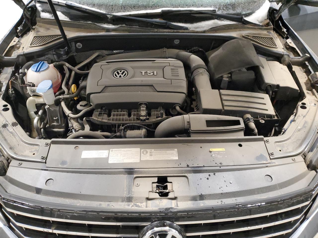 2016 VOLKSWAGEN Passat