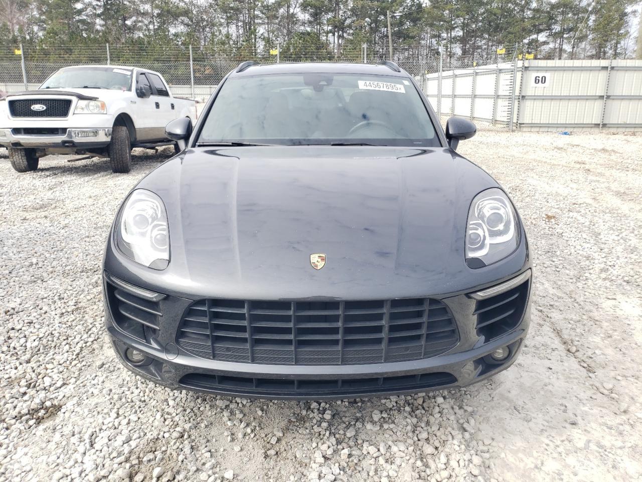 2018 PORSCHE Macan