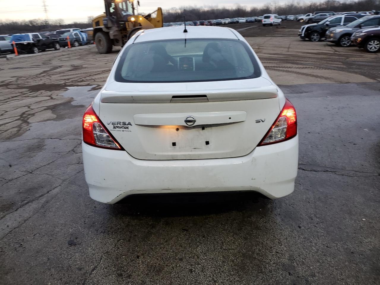 2017 NISSAN VERSA