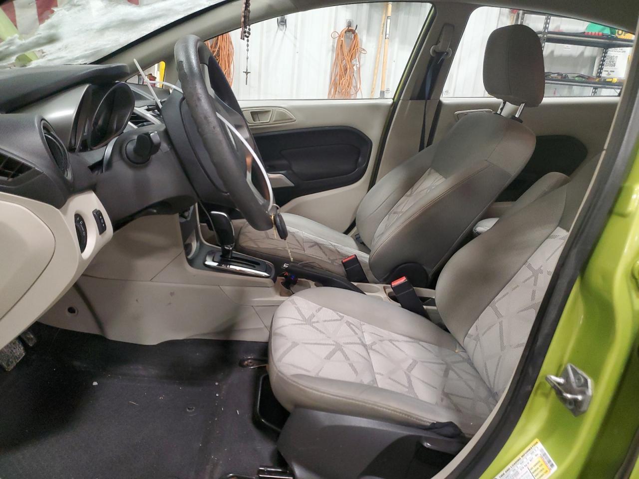 2012 FORD Fiesta