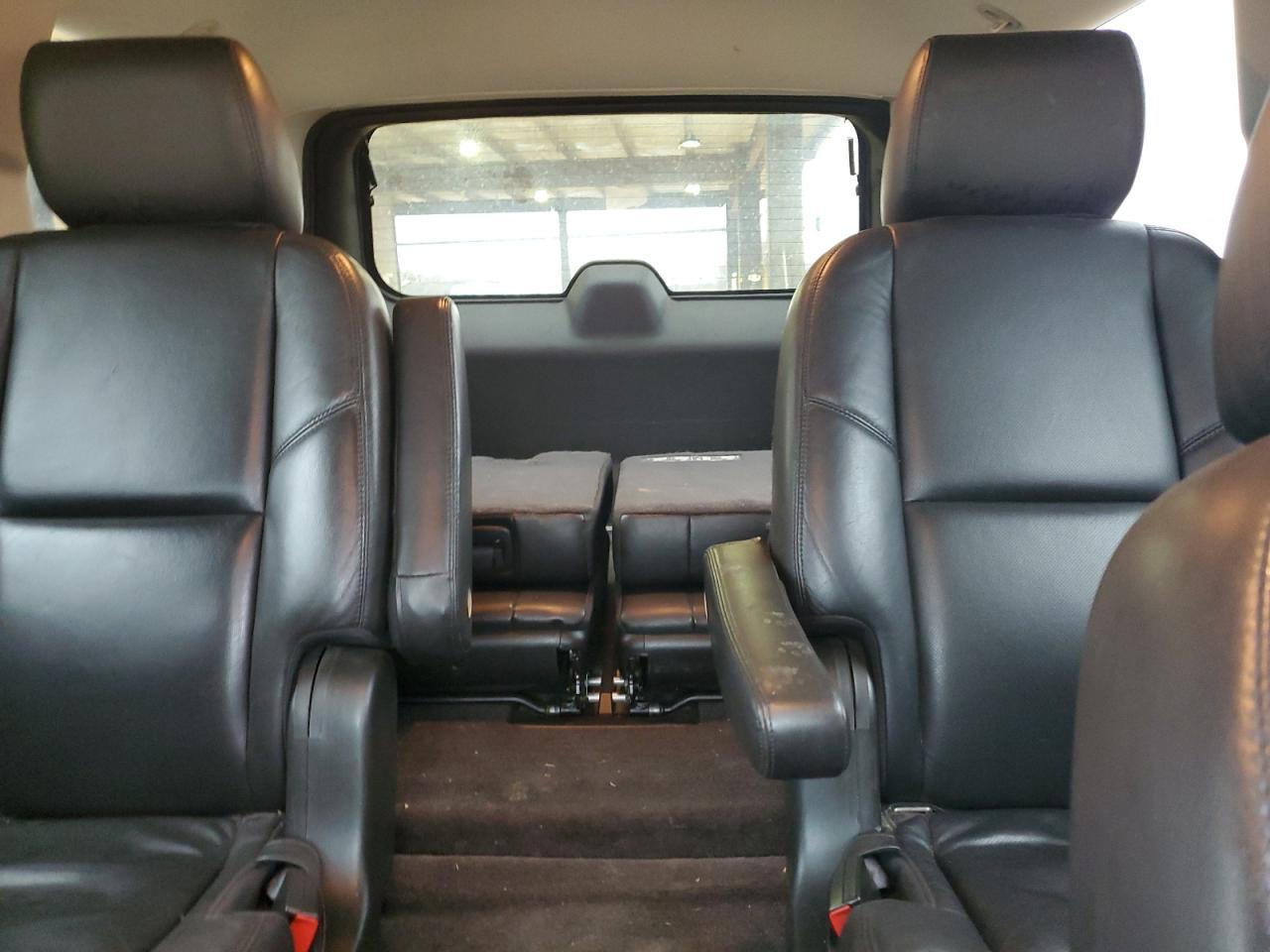 2011 CADILLAC ESCALADE
