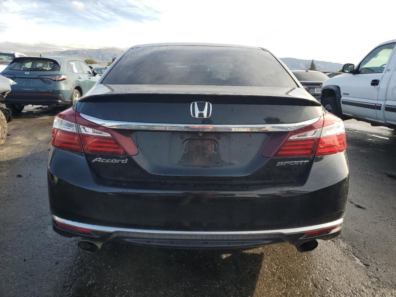 2017 HONDA ACCORD