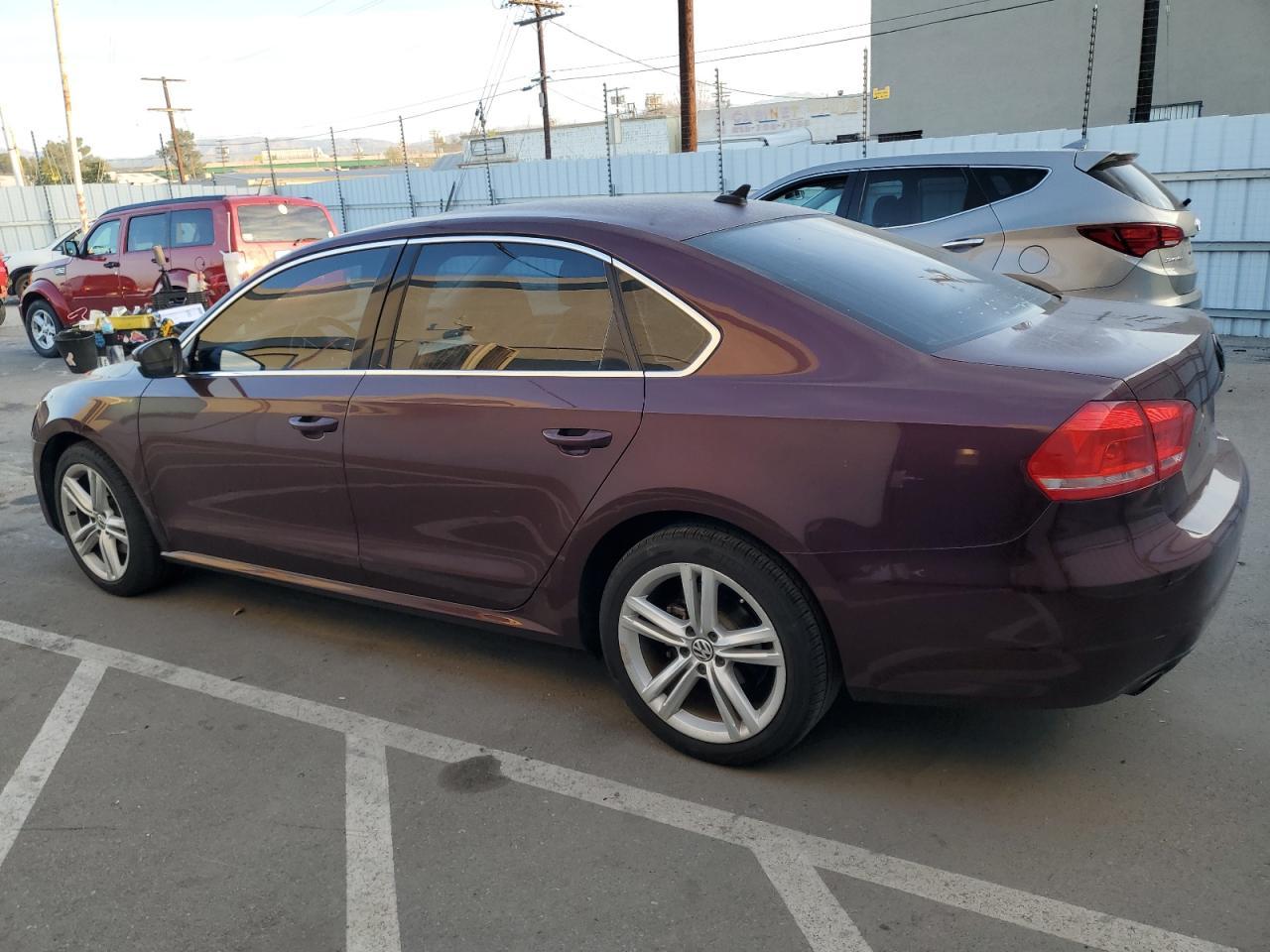 2014 VOLKSWAGEN Passat