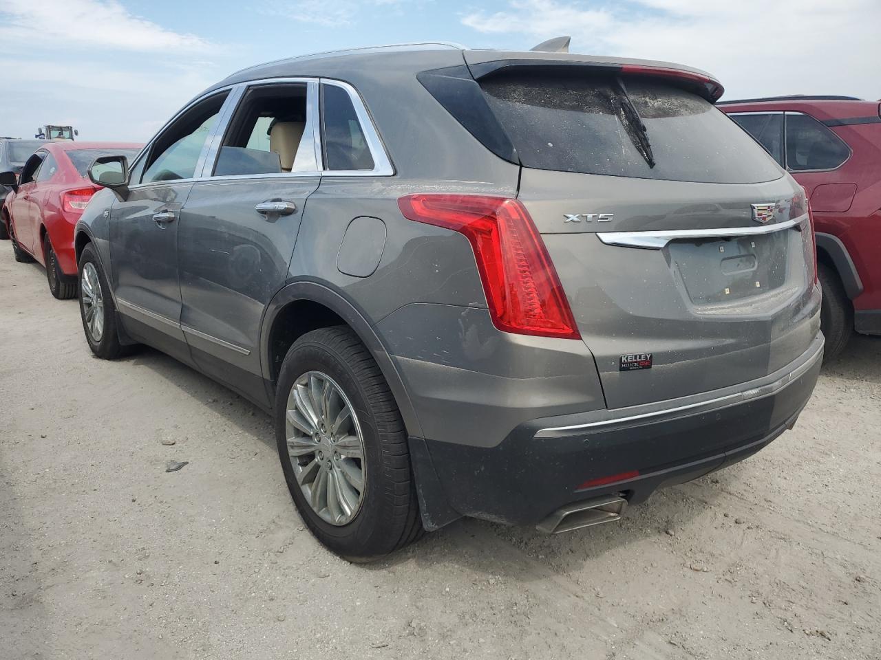 2017 CADILLAC XT5
