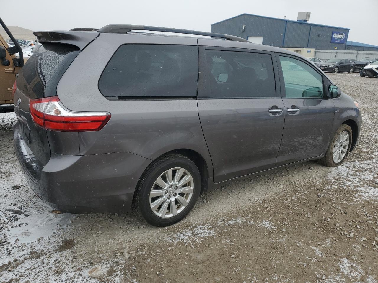 2017 TOYOTA SIENNA