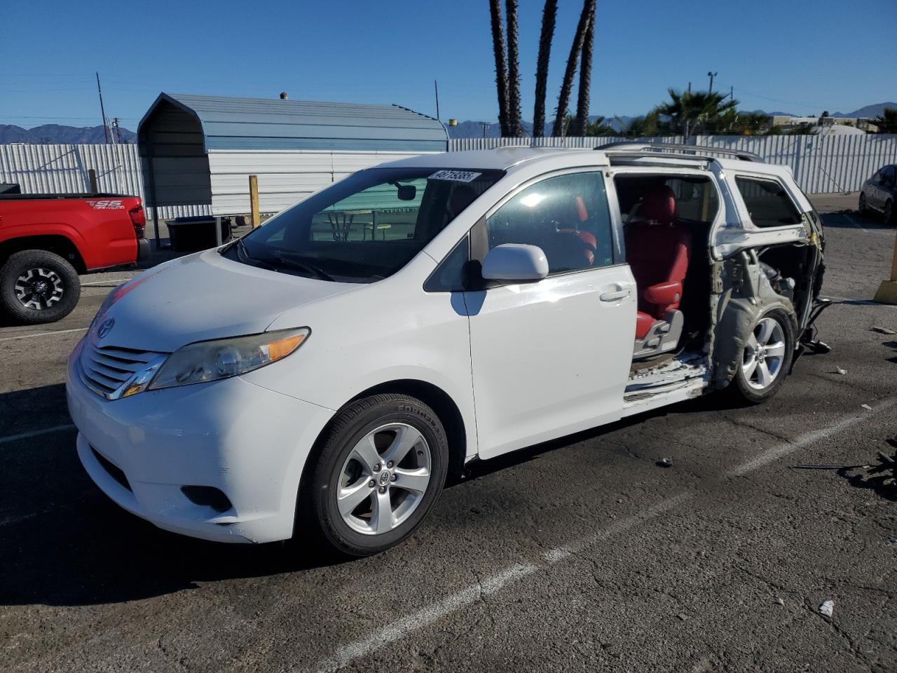 2015 TOYOTA SIENNA