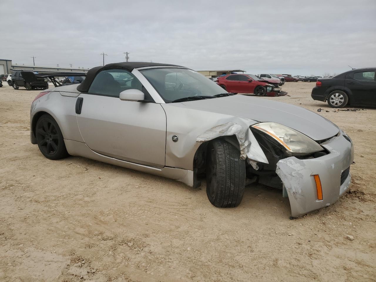 2004 NISSAN Z