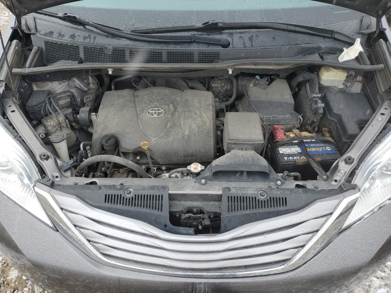 2017 TOYOTA SIENNA
