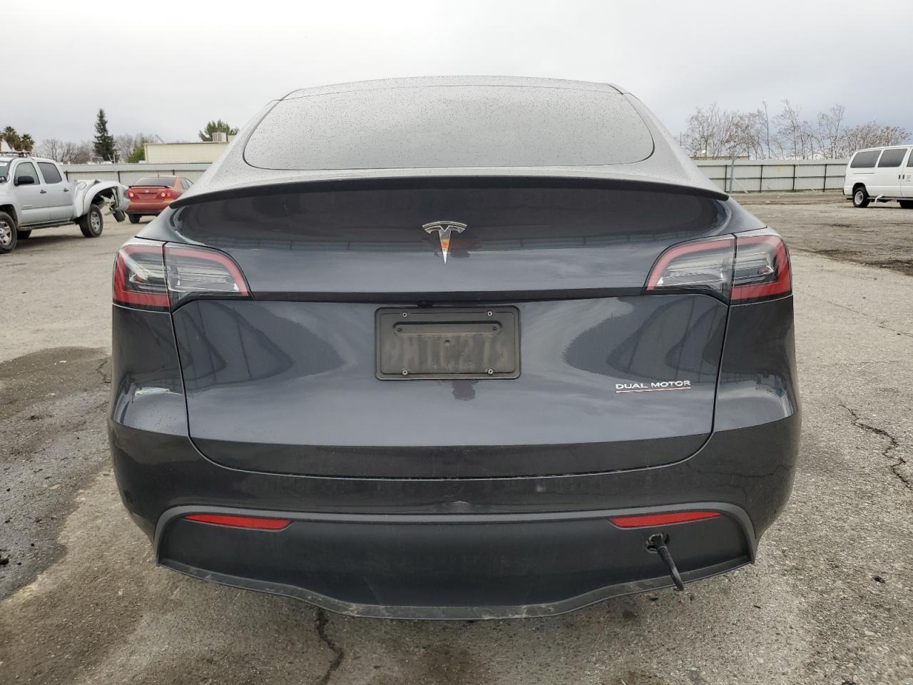 2024 TESLA MODEL Y