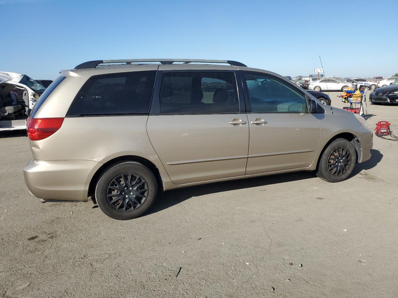 2004 TOYOTA SIENNA