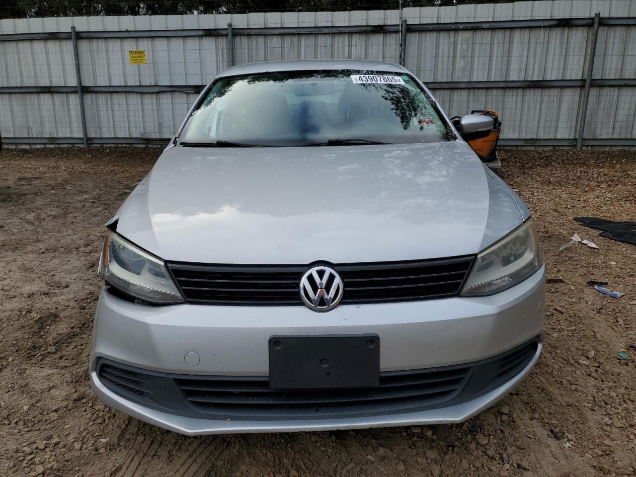 2011 VOLKSWAGEN JETTA