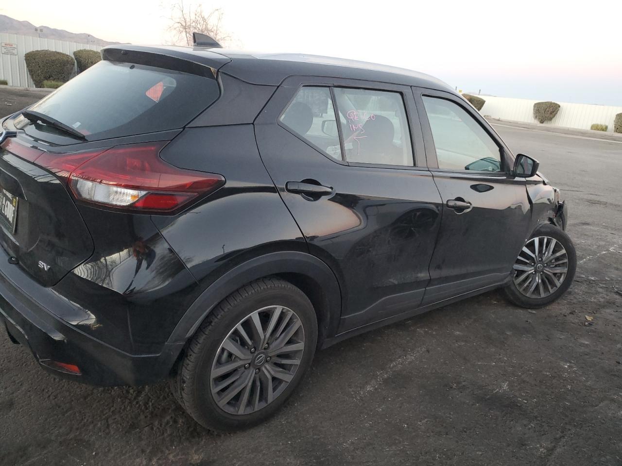 2021 NISSAN KICKS