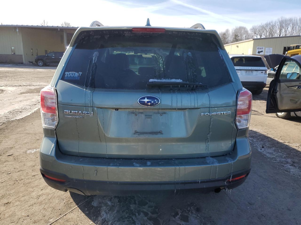 2018 SUBARU FORESTER