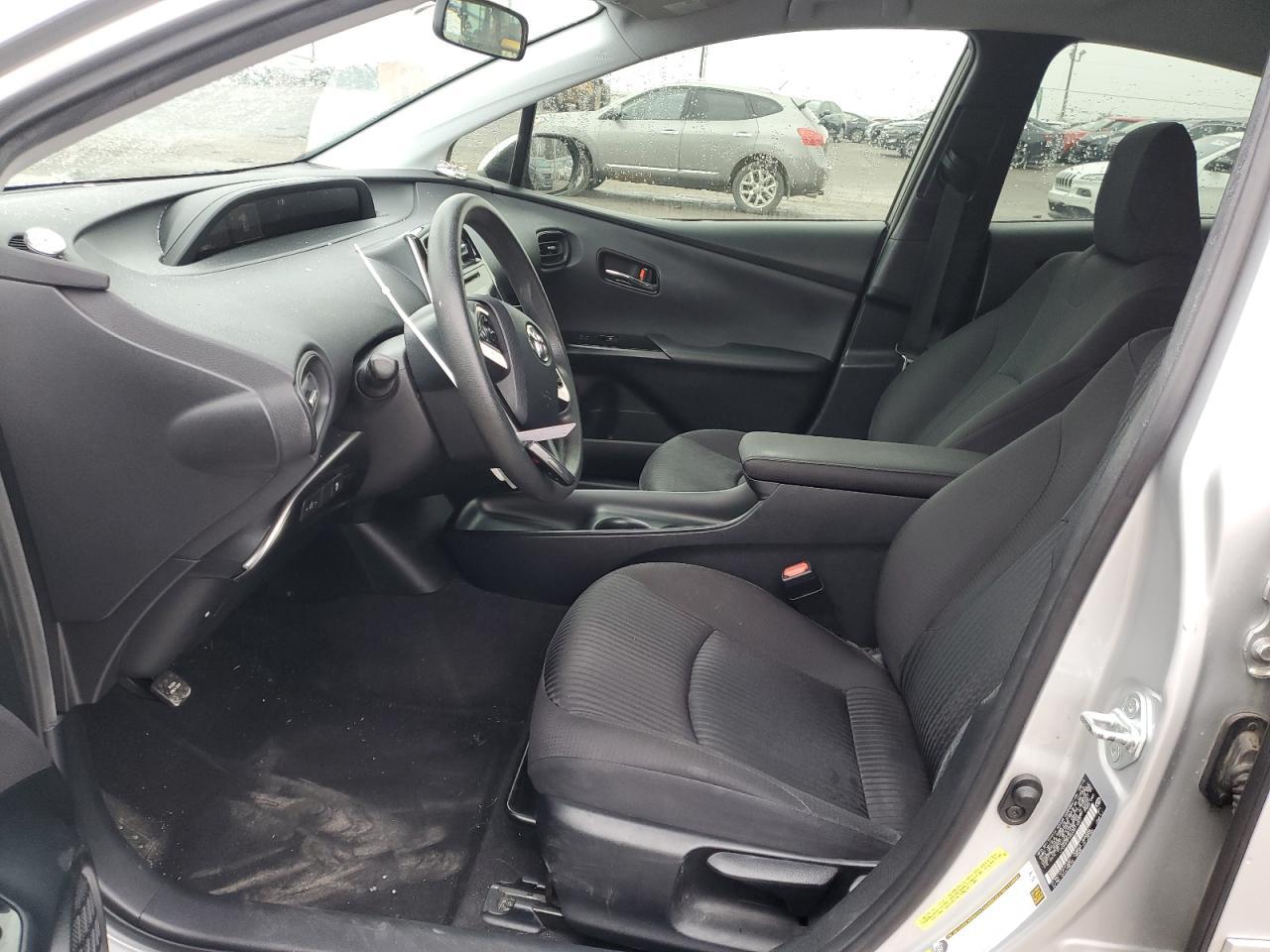 2016 TOYOTA PRIUS