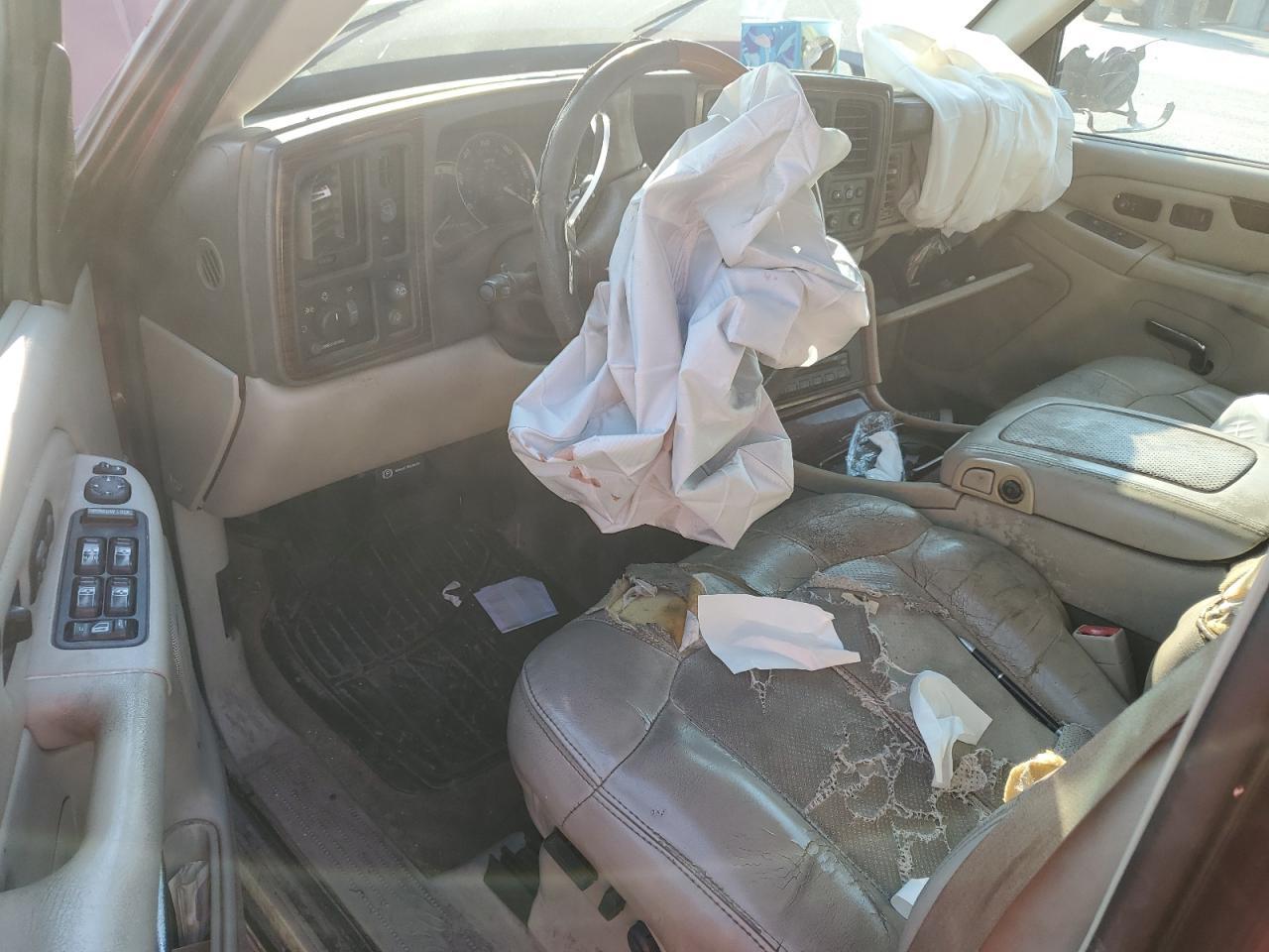 2002 CADILLAC ESCALADE