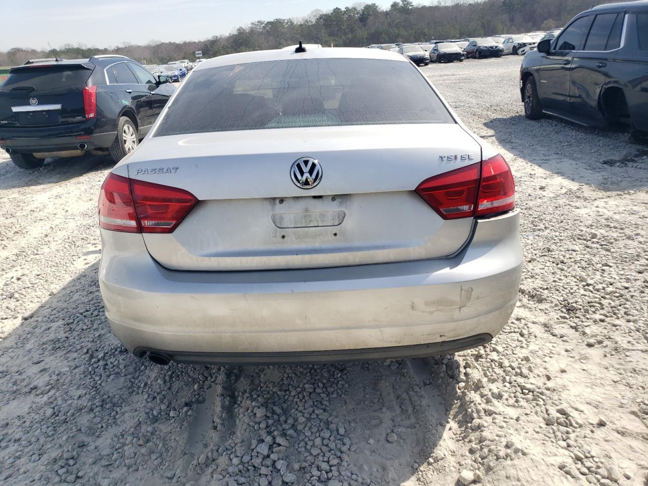 2014 VOLKSWAGEN Passat