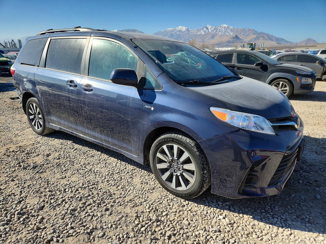 2018 TOYOTA SIENNA