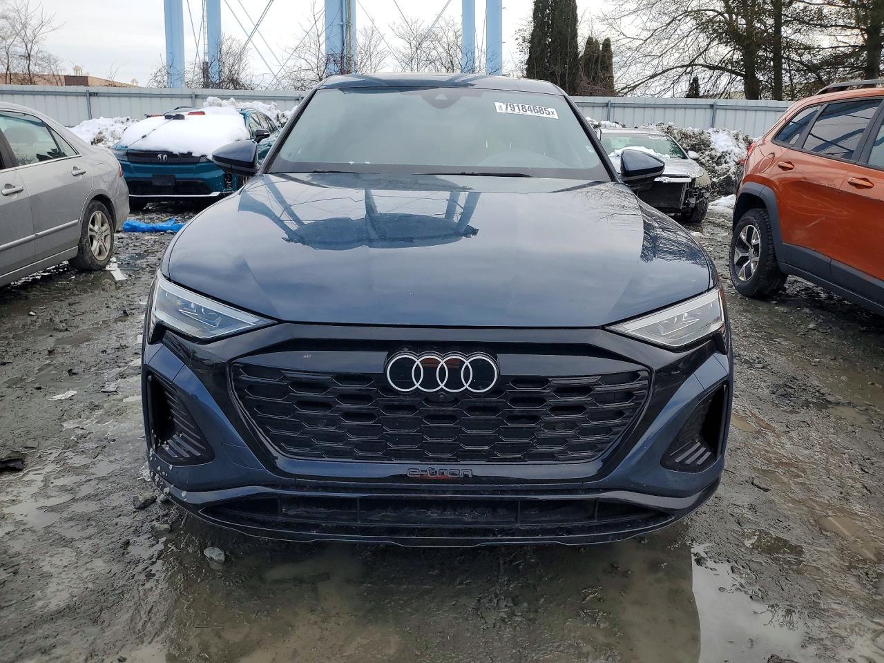 2024 AUDI Q8