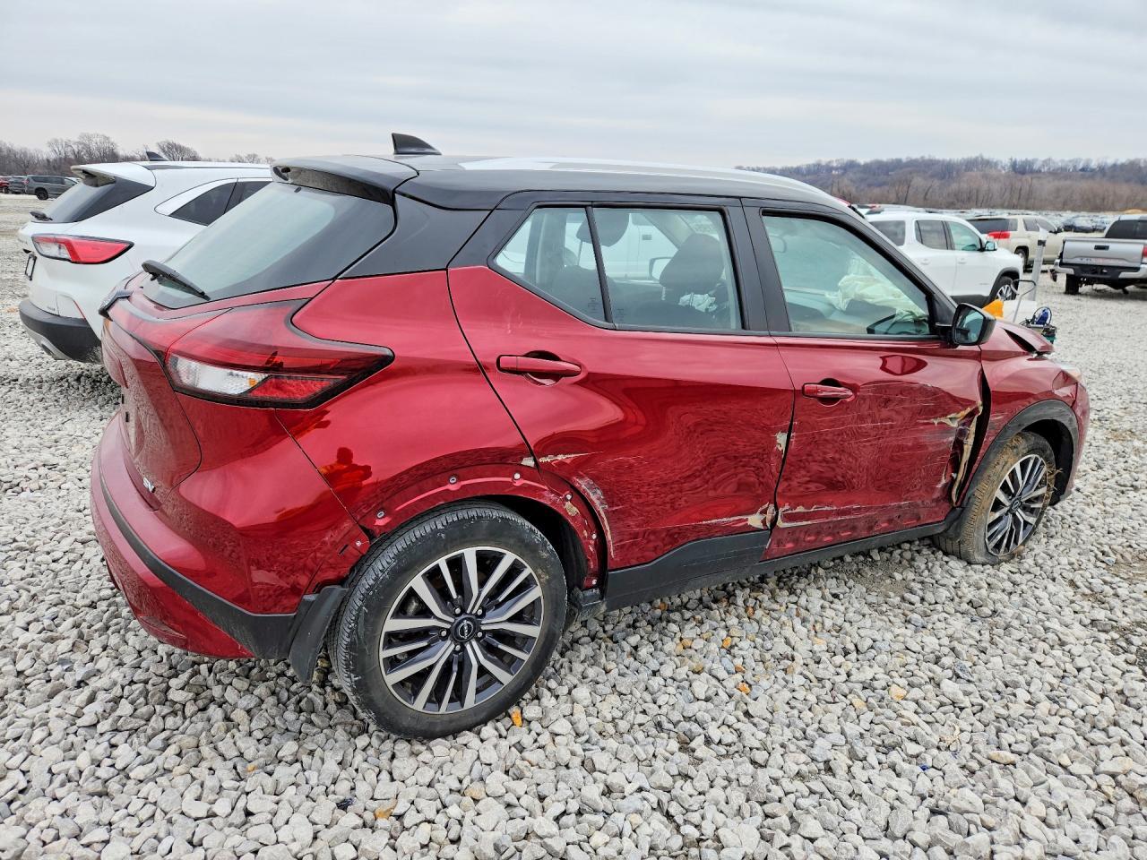 2022 NISSAN KICKS