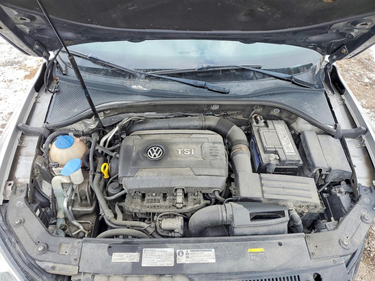 2014 VOLKSWAGEN Passat