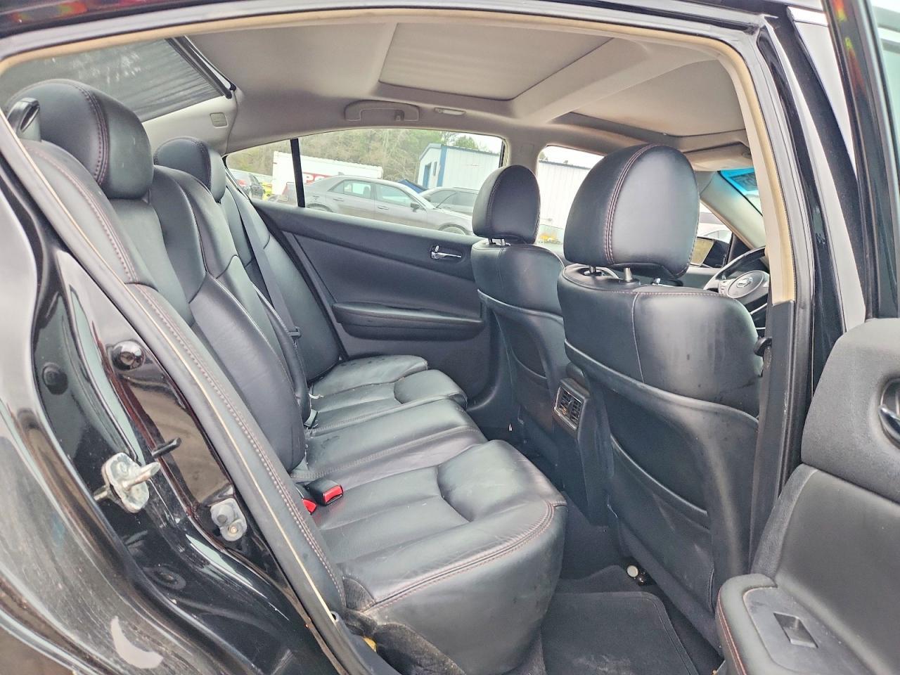 2012 NISSAN Maxima