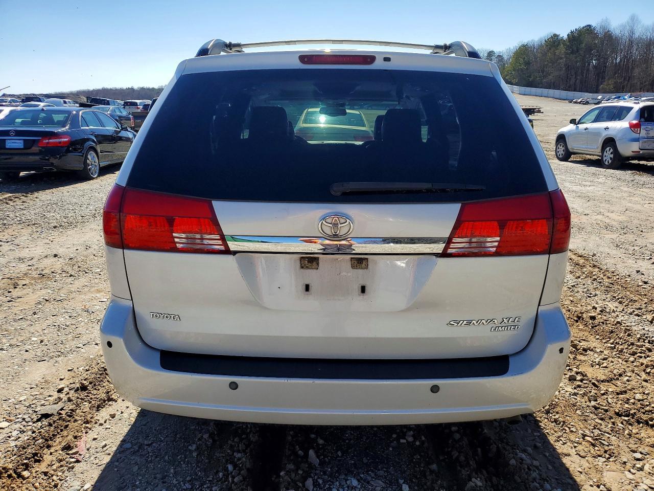 2004 TOYOTA SIENNA