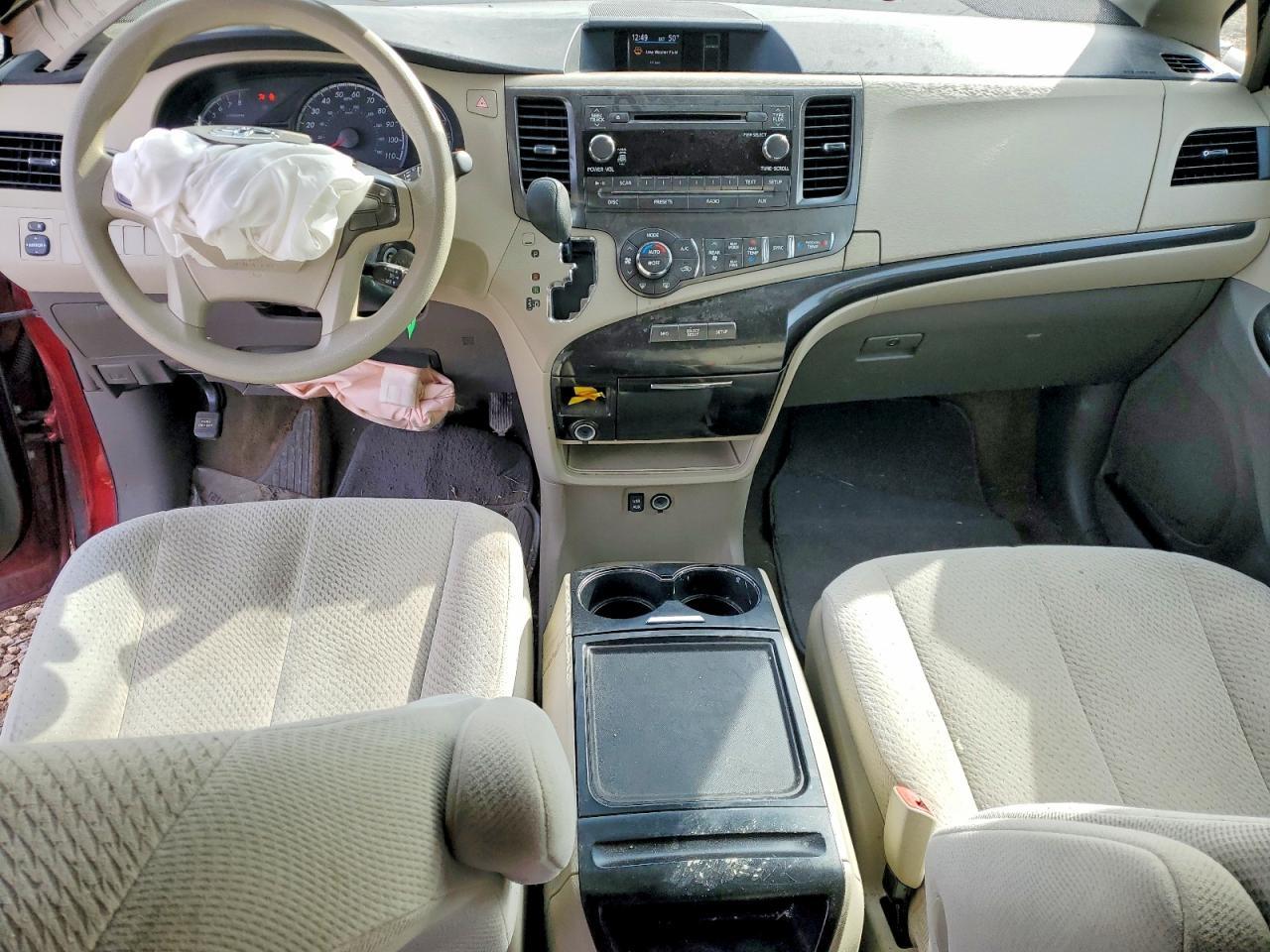 2013 TOYOTA SIENNA