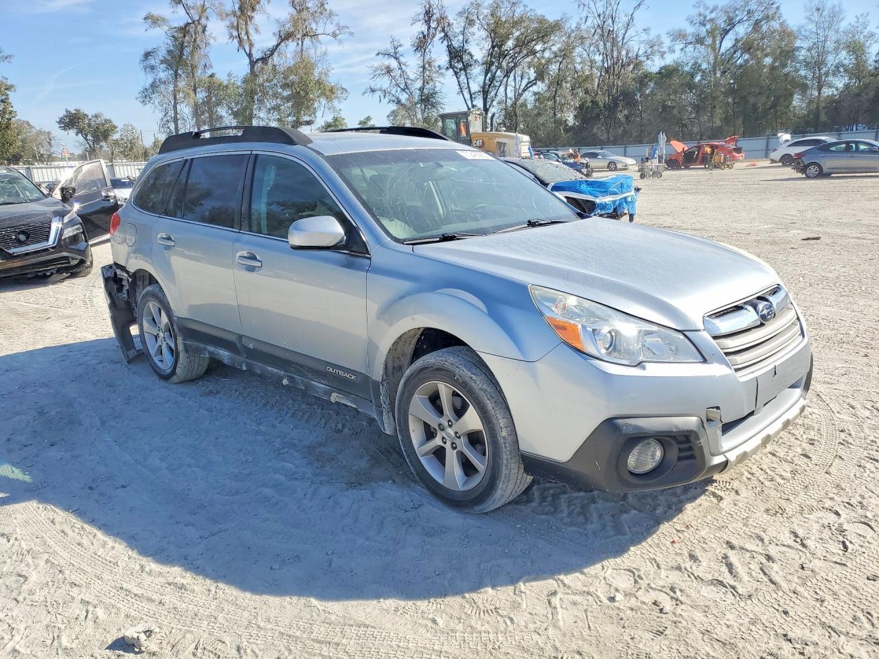 2013 SUBARU Outback
