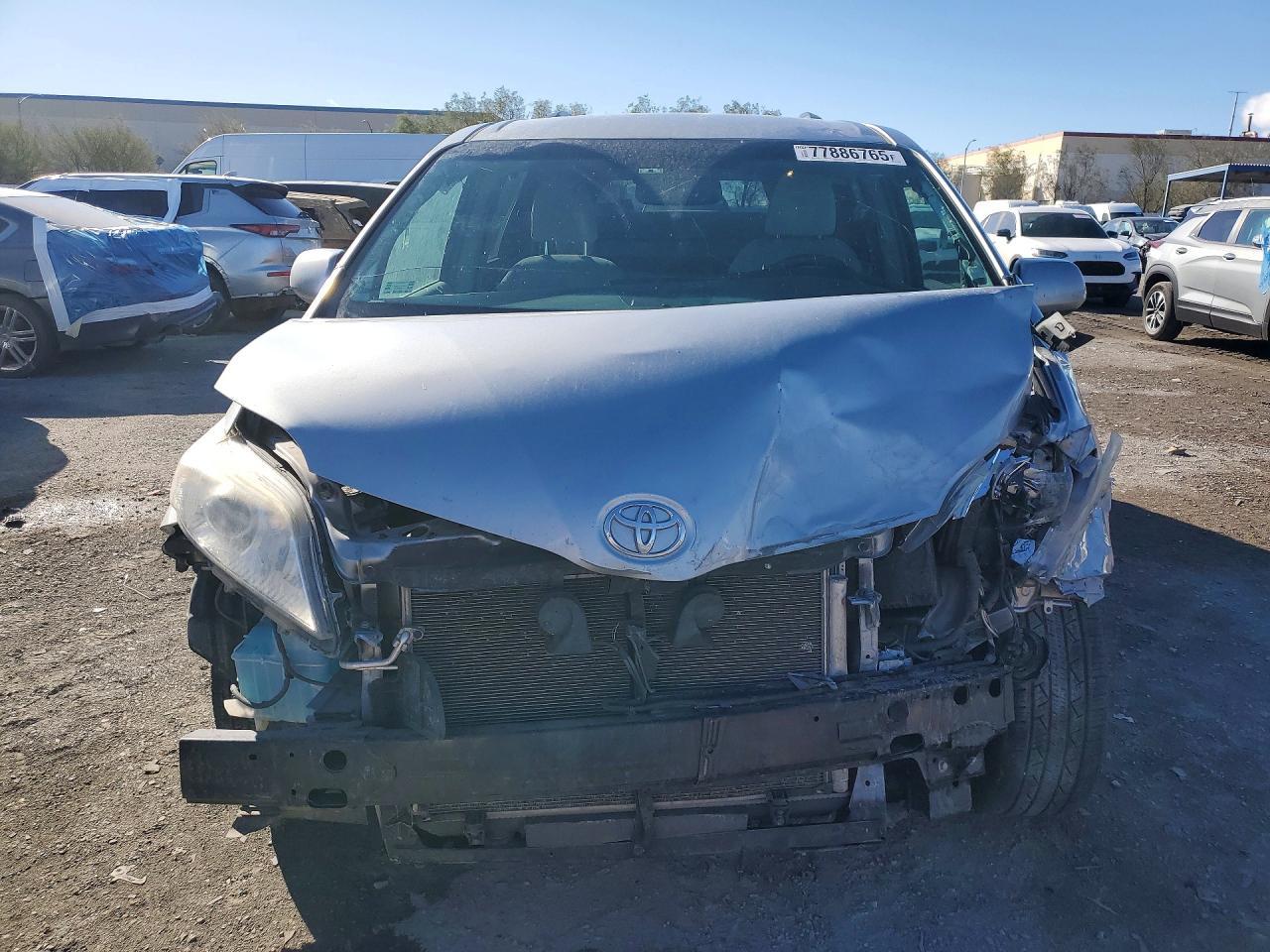 2015 TOYOTA SIENNA