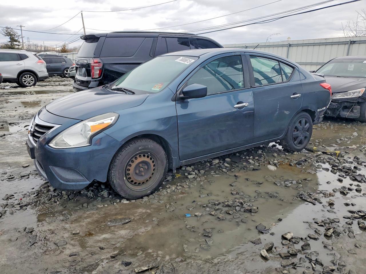 2015 NISSAN VERSA