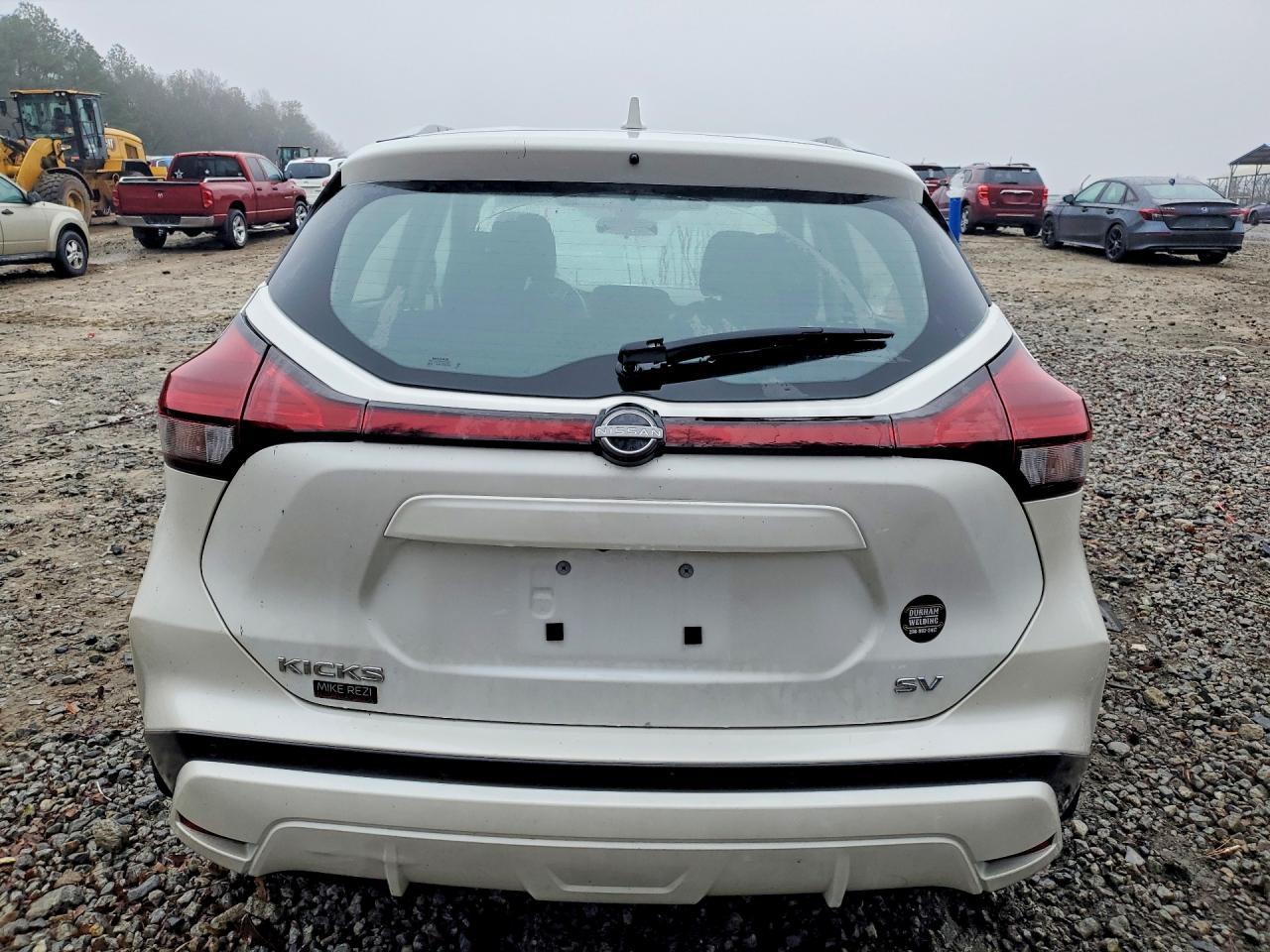2023 NISSAN KICKS